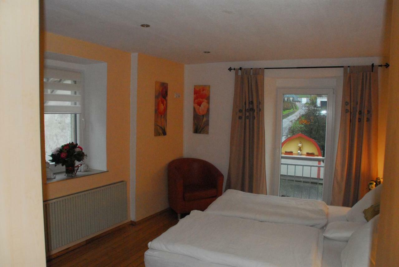 Hotel Weingut Berweiler Klusserath Esterno foto